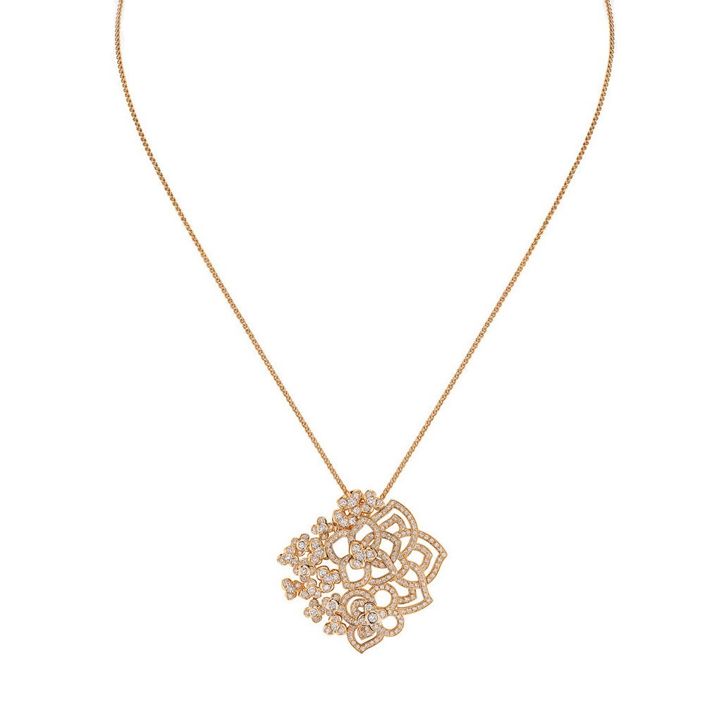 Pendant Chaumet Hortensia with diamonds